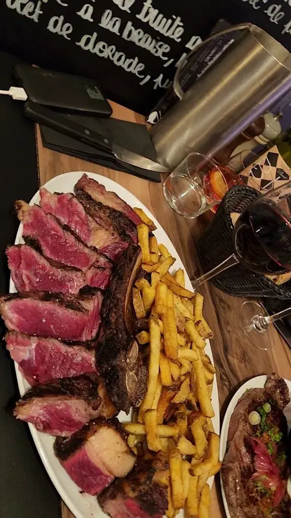 La Belloteka_Biarritz_slider_image_2