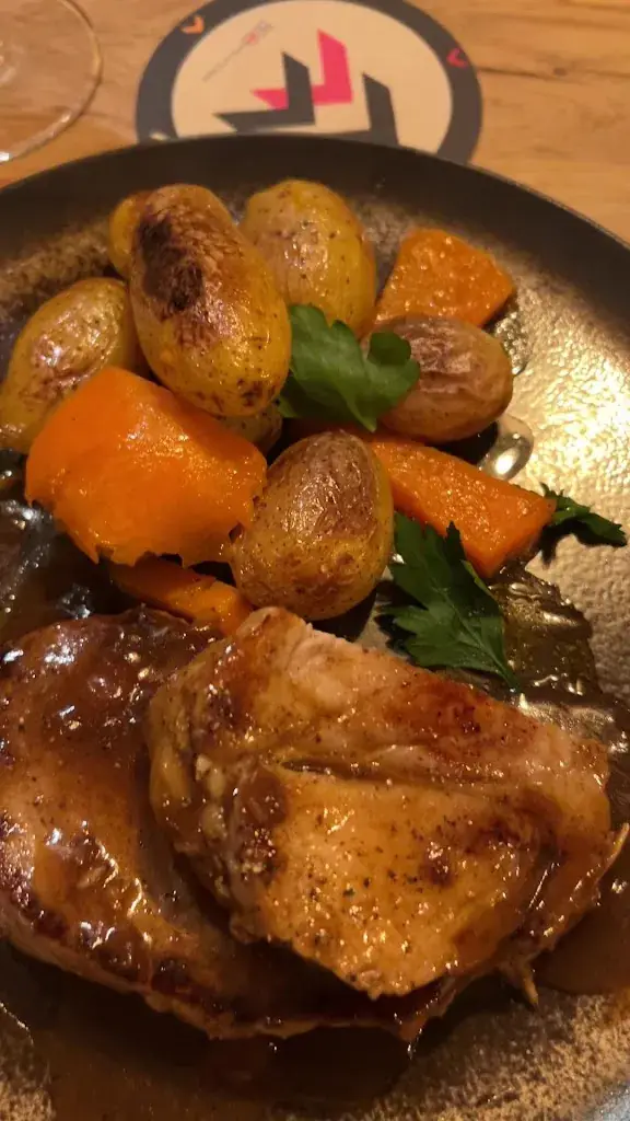 AU MONTAGNARD_Huez_slider_image_2