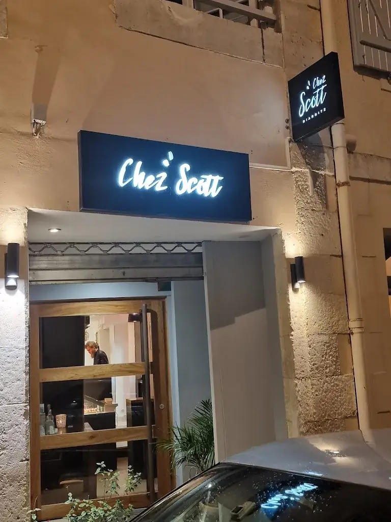 Paul van den Berg_Chez Scott_Biarritz_review