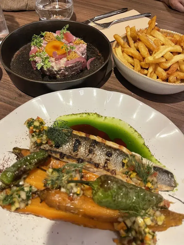 Darya Mironova_POZA_Biarritz_review