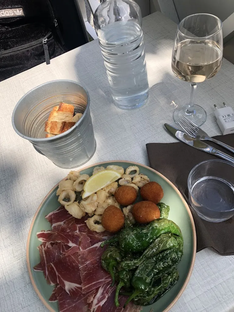 Cherine_Bistrot Zingué_Biarritz_review