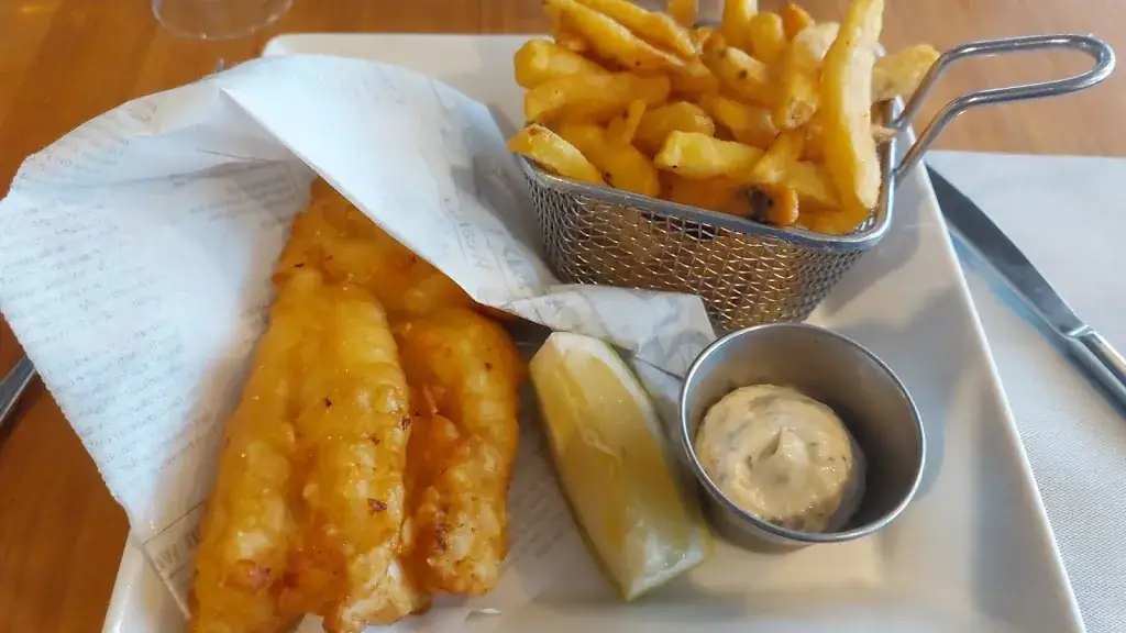 Jennifer Jenkins_LE SURFING BIARRITZ_Biarritz_review