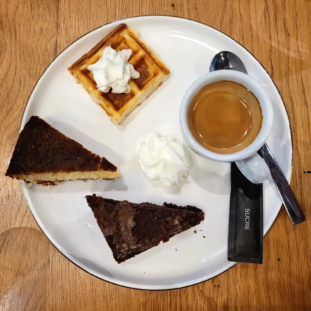 Christian ANNEREL_Les Dames Moustache_Billère_review