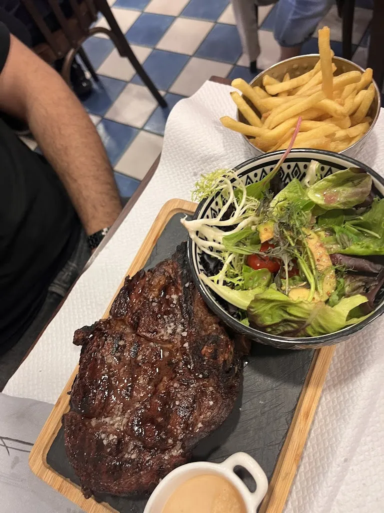 Le Resto - Ferreirinha Guedes Agostinho_Lons_slider_image_3