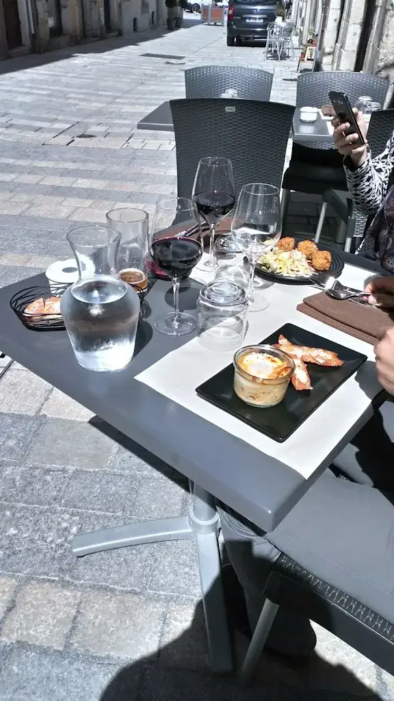 Resto Dit Vin_Pau_slider_image_3