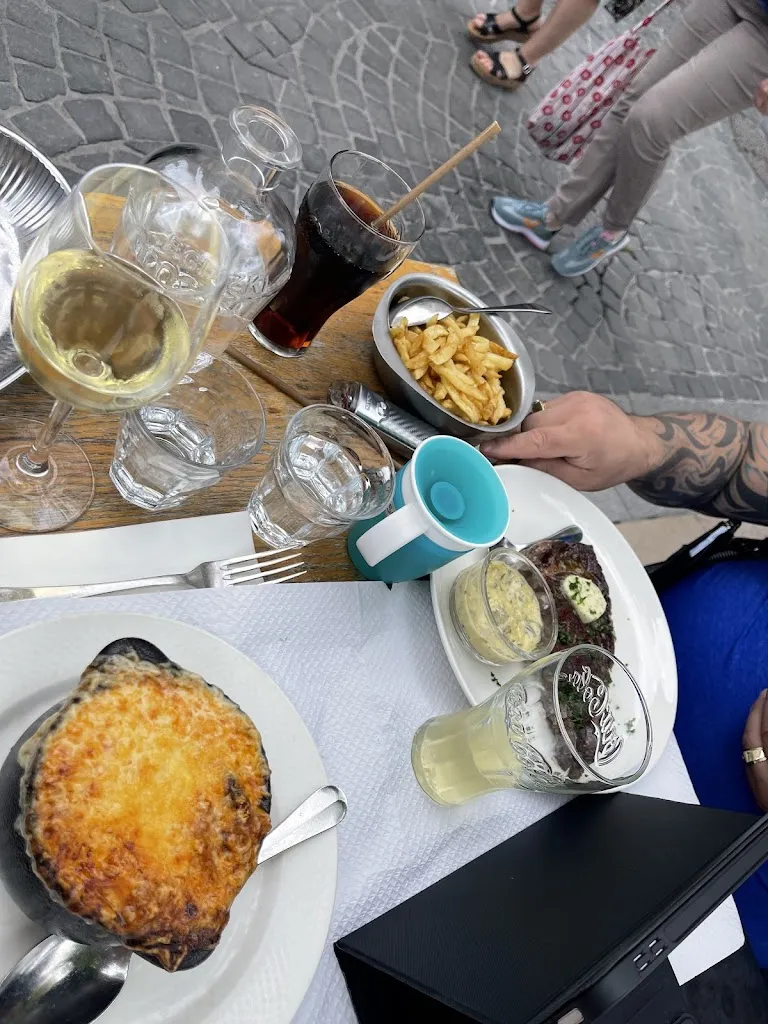 Vero Calderón_Le Berry_Pau_review