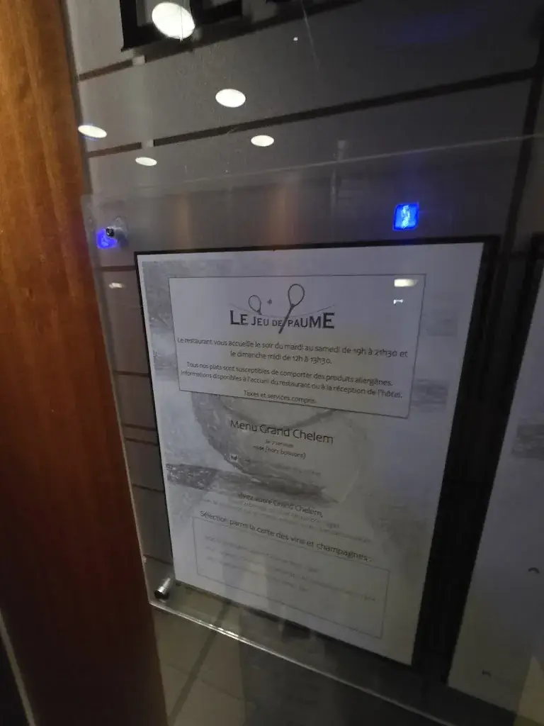 VIC_Le Jeu de Paume_Pau_review