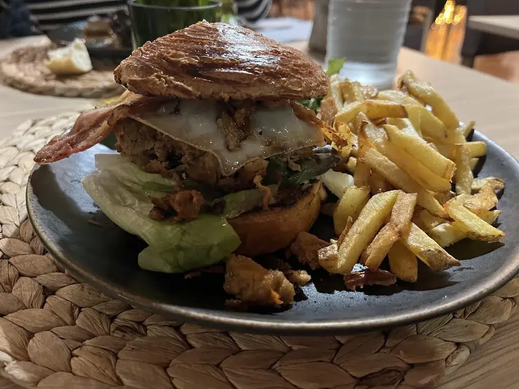 Christine BOUILLAUD_La Cochonne Rit_Blanquefort_review