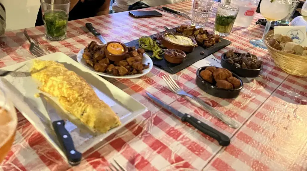 La P'tite Guinguette des Sardines_Bizanos_slider_image_2