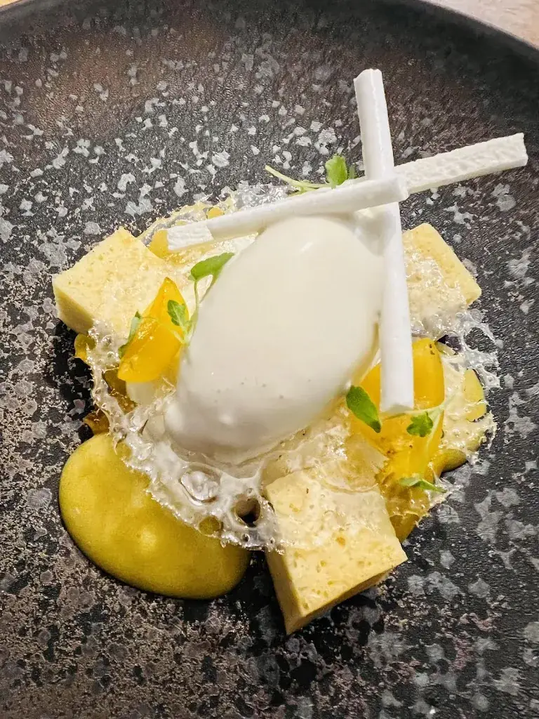 Dzul Bakar_L'Interprète_Pau_review