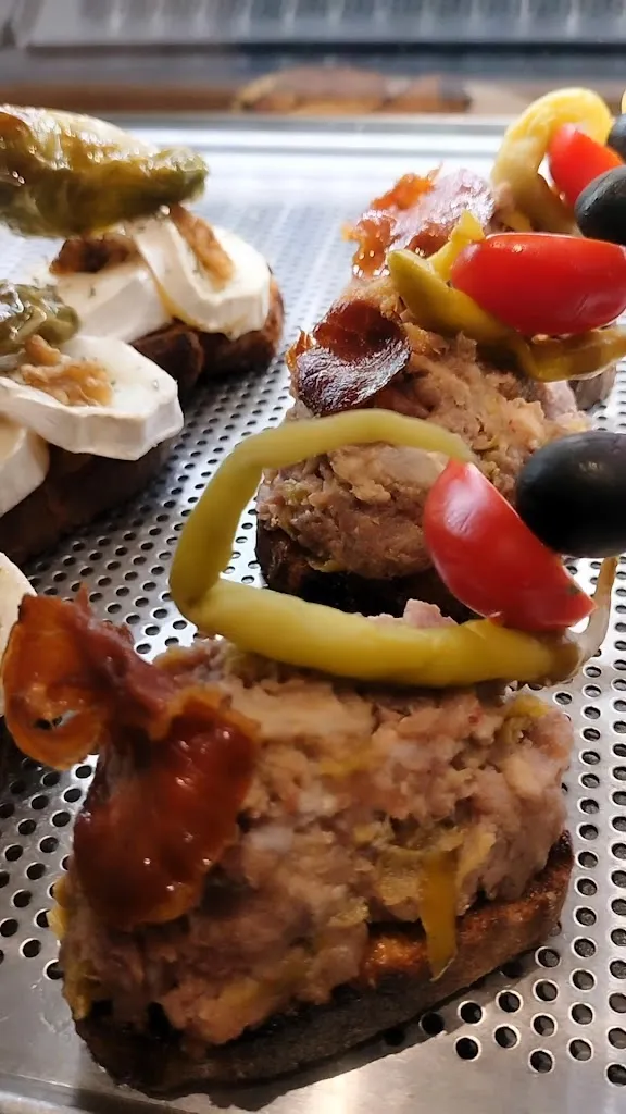 Au Dali Pau_Pau_slider_image_2