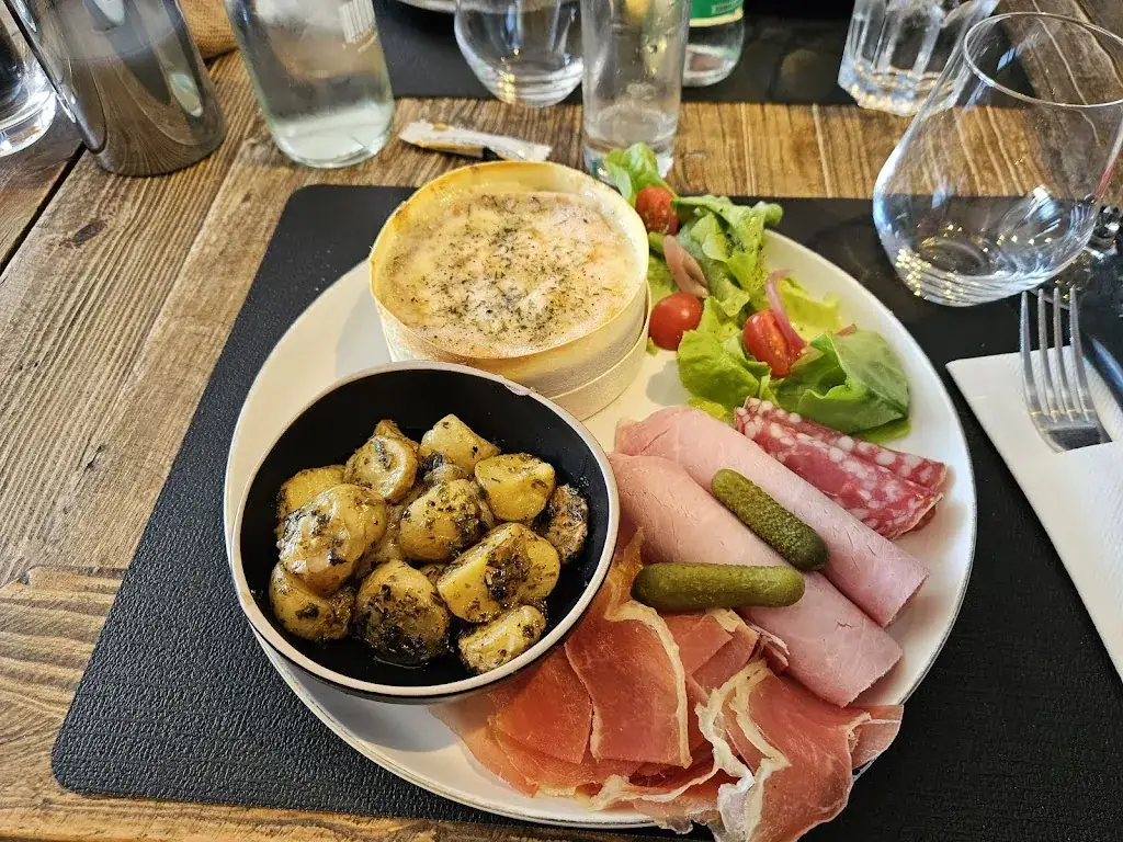 Le Pas Sage_Huez_slider_image_3