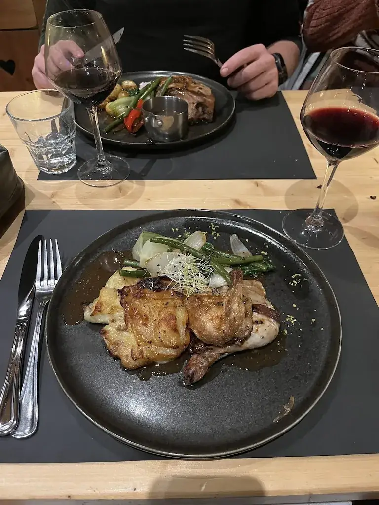 Rebecca Mutty_La Tablée Alpe d'Huez_38750_recensione