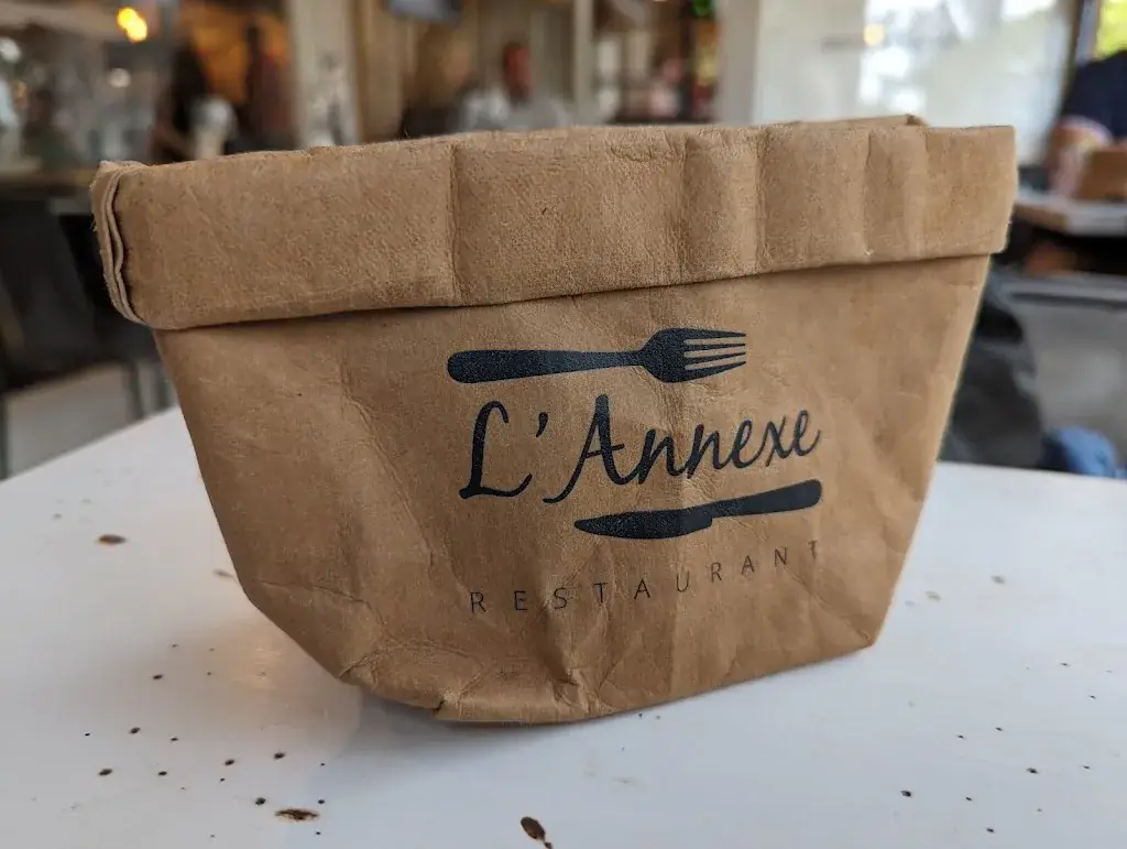 Steven Livingstone_L'annexe_Biscarrosse_review