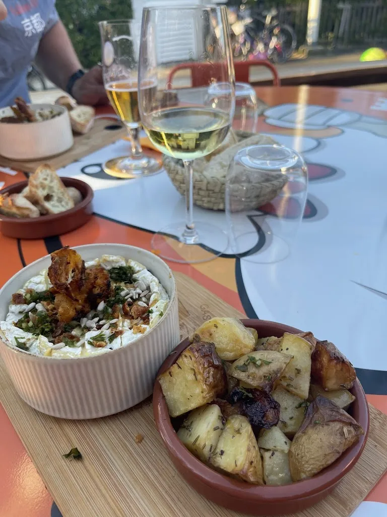 Laurie .H_Poulette à la plage_Biscarrosse_review