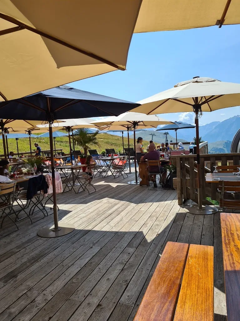 La Plage des Neiges restaurant in Huez