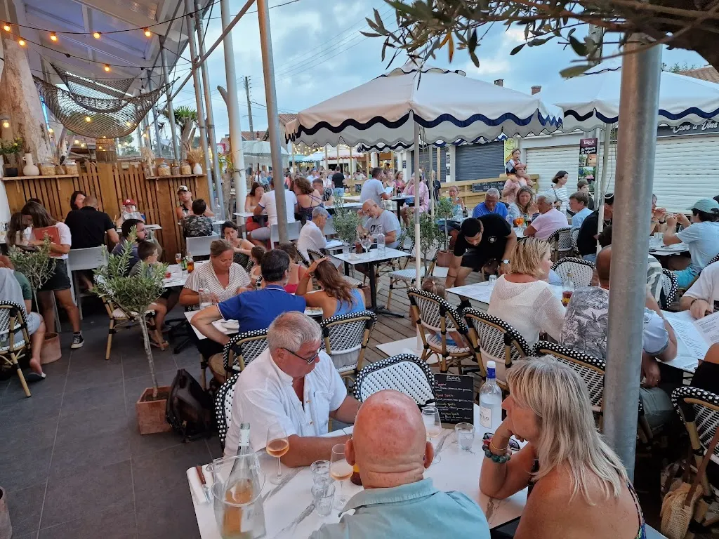 R. Johnson_AVE GIULIA Biscarrosse_Biscarrosse_review