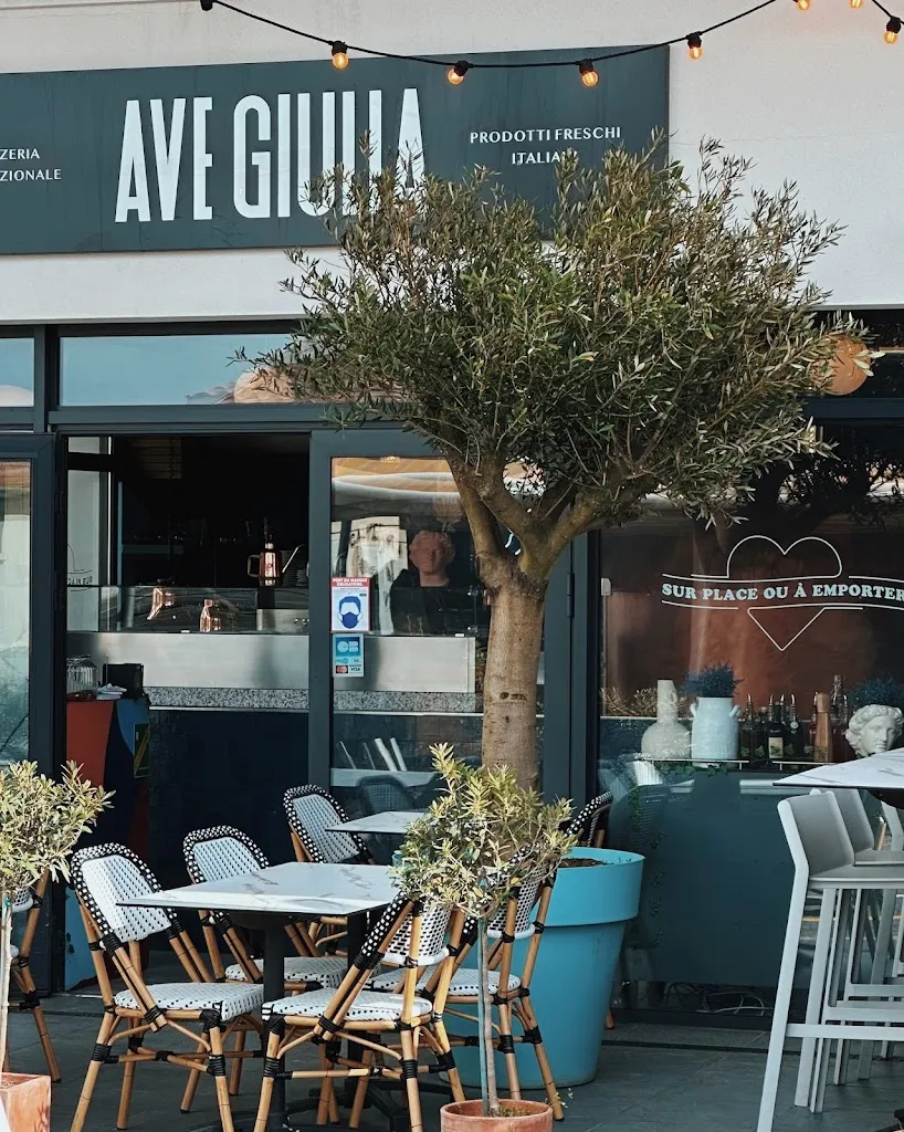 AVE GIULIA Biscarrosse restaurant in Biscarrosse