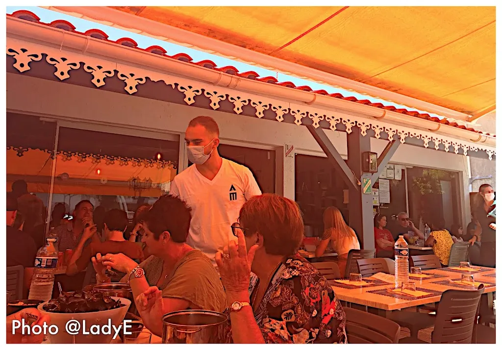 Elizabeth LG “LadyE” Malouvier_La Cabane à Moules_Biscarrosse_review