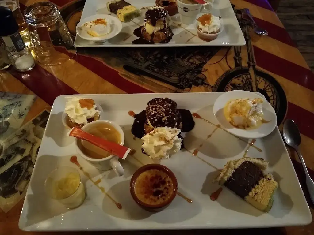 Stephen hall_Oncle Sam's Saloon_Biscarrosse_review