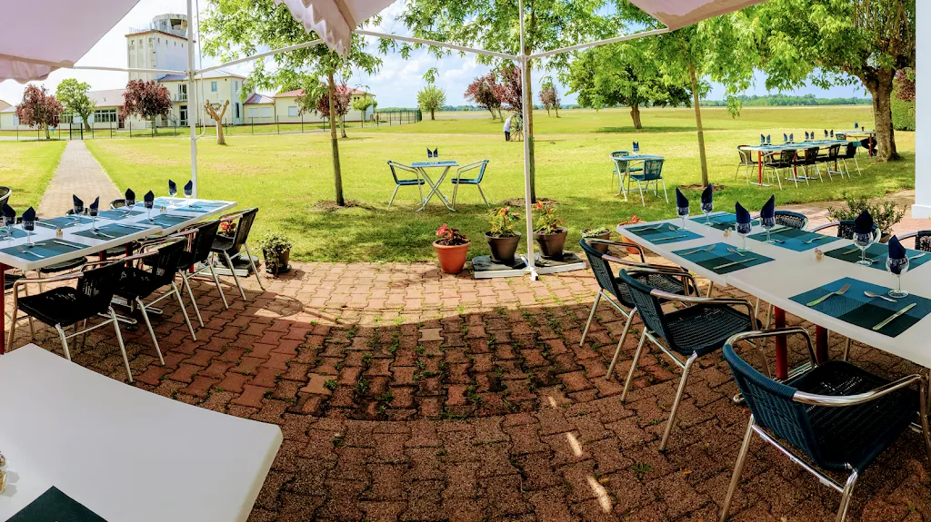 Bistrot de l'Aérodrome restaurant in Biscarrosse