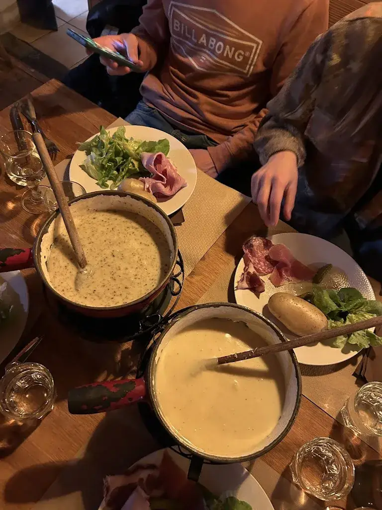 La Fondue en Folie_Huez_slider_image_3
