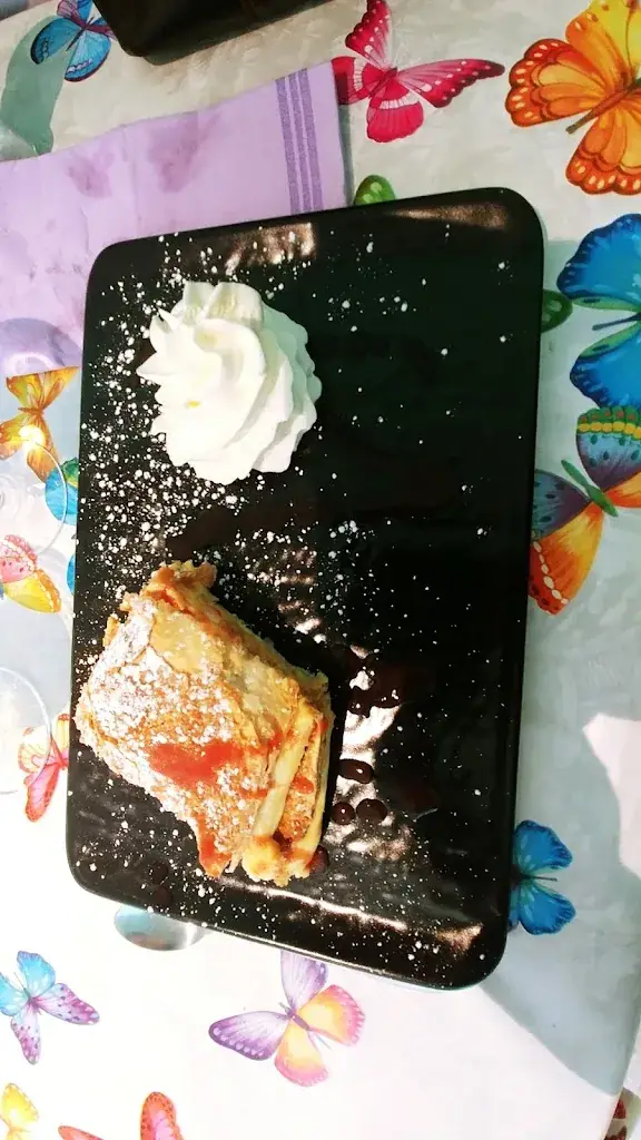 Catherine Mallet_Comme A La Maison_Vigen_review