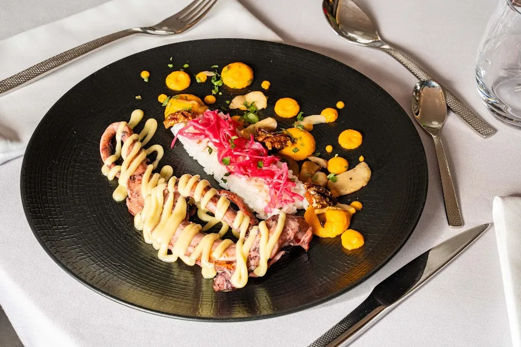 Le Cheverny_Limoges_slider_image_3