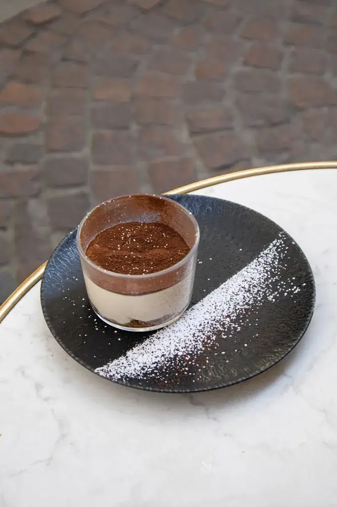 Melodie_Bordeaux_slider_image_3