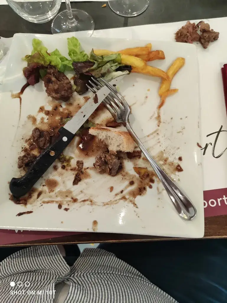 Goran Kovačić_Le Petit Port_Blaye_review