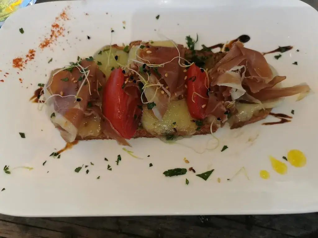 Martin Paylor_ESTI'BUS_Blaye_review