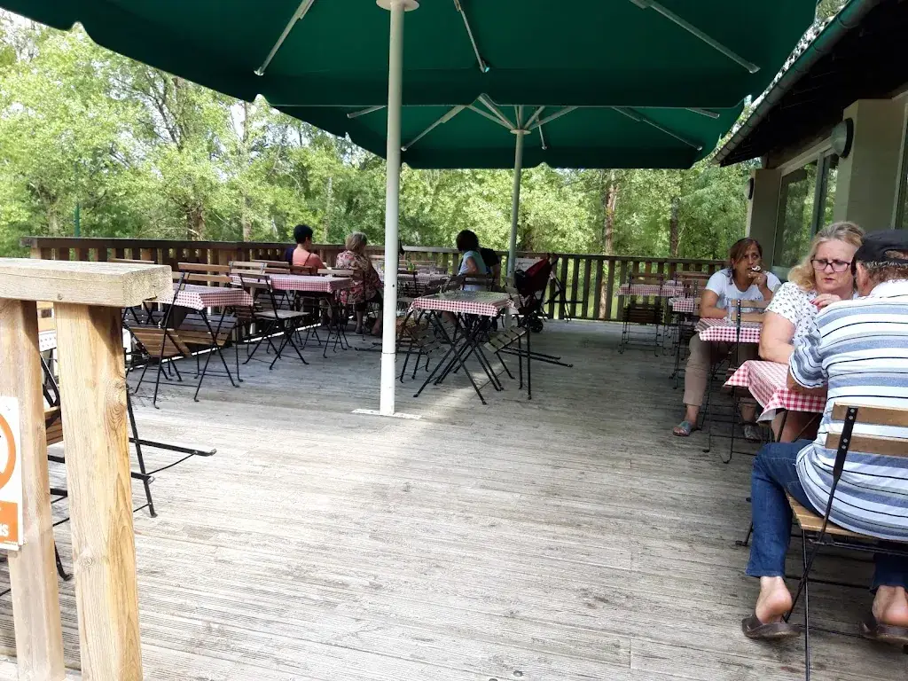 La popote du lac restaurant in Saint-Christoly-de-Blaye