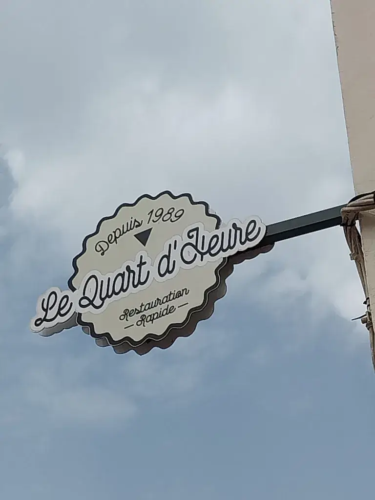 Pierre Chapelle_Le Quart d'Heure_Blaye_review