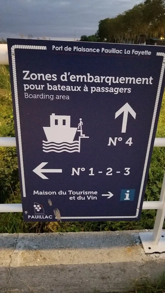 Mabel Sin_Le Refuge de Patiras_Saint-Androny_review