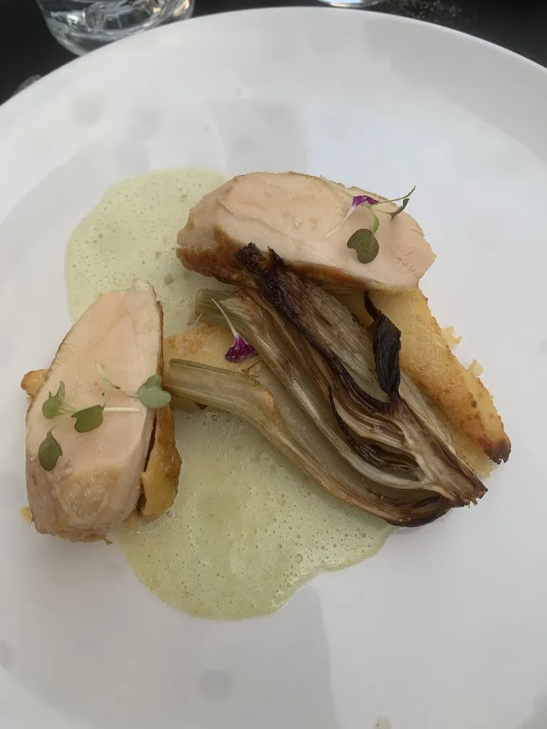 Antoine Cc_La table du Moulin Blanc_Saint-Christoly-de-Blaye_review