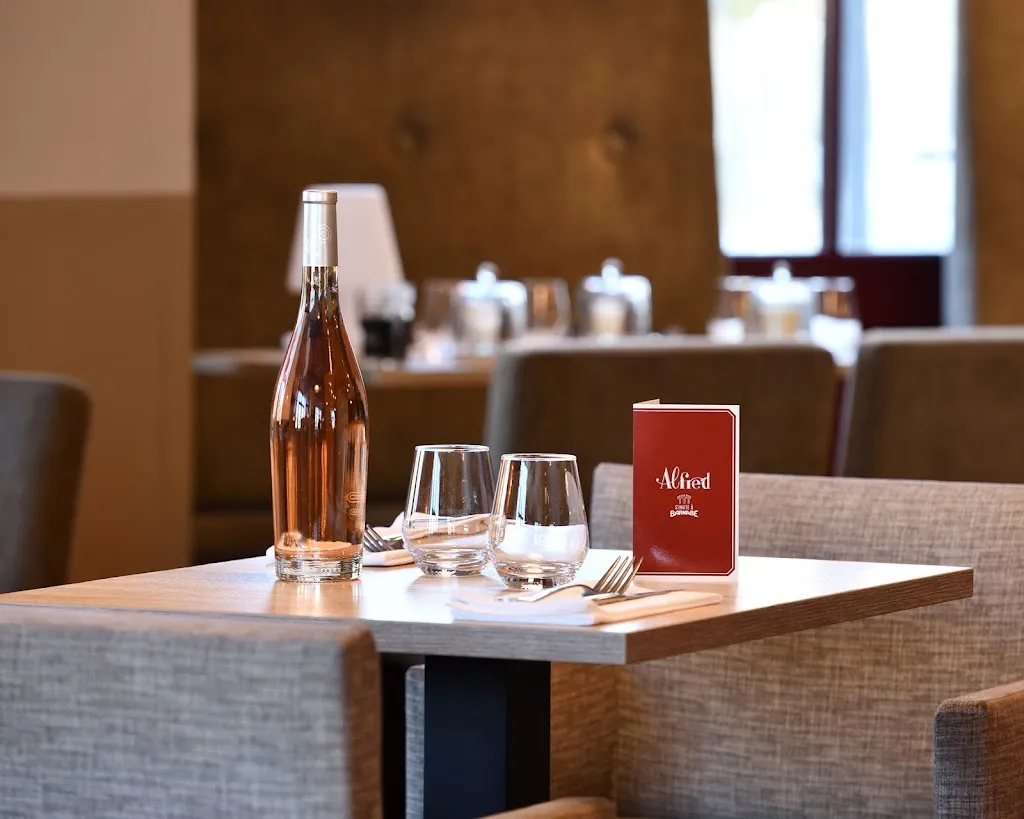 Alfred s'invite à Barnabé_Manoire_slider_image_1