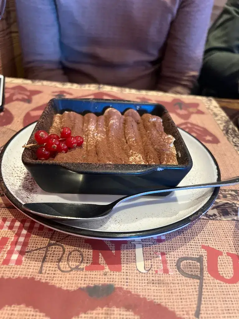 L'Authentique_Huez_slider_image_2