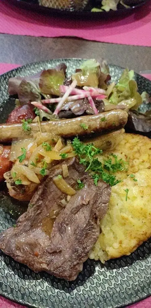 David GOAVEC_Le Médaillon_Manoire_review