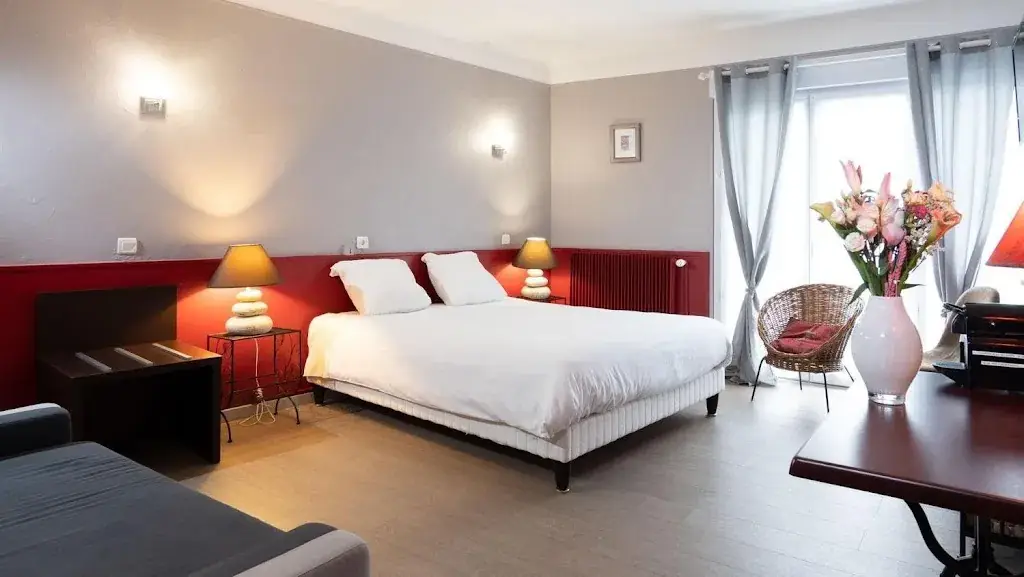 Logis Hôtel Central Hôtel & Spa ristorante a Bort-les-Orgues