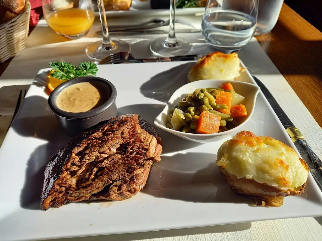 Menu_Restaurant les Glycines_Saint-Étienne-de-Chomeil_image_8