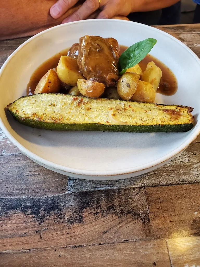 Christine Dazat_le Saint Louis_Vebret_review