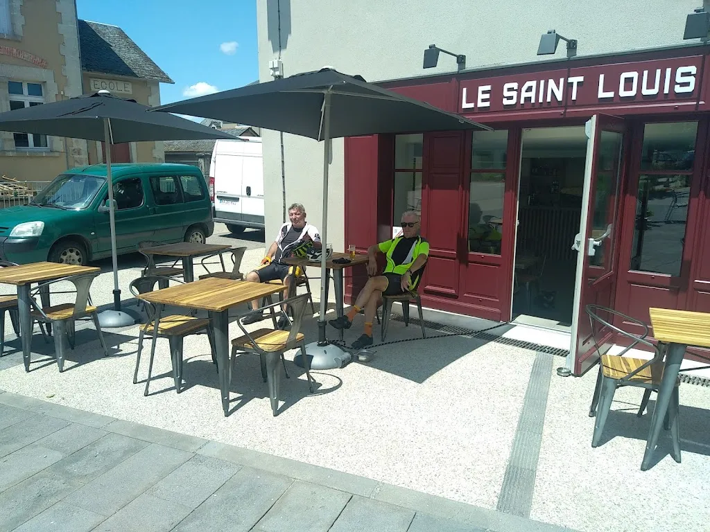 le Saint Louis restaurant in Vebret