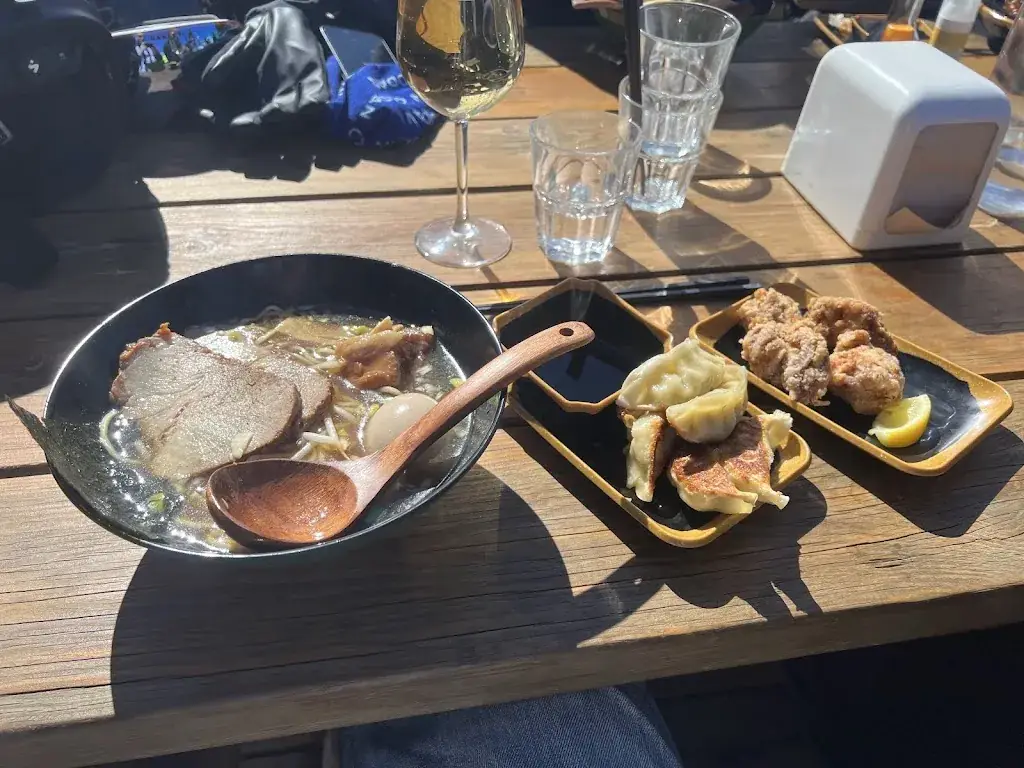 Nikolai Hede Raben_Fufu Ramen Alpe d'Huez_Oz_review