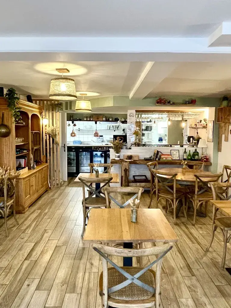 LES TÊTES D'AIL restaurant in Vieux-Boucau-les-Bains