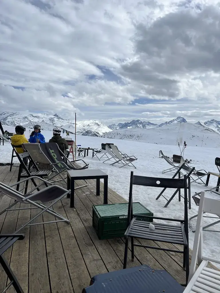 Le Spot_Huez_slider_image_1