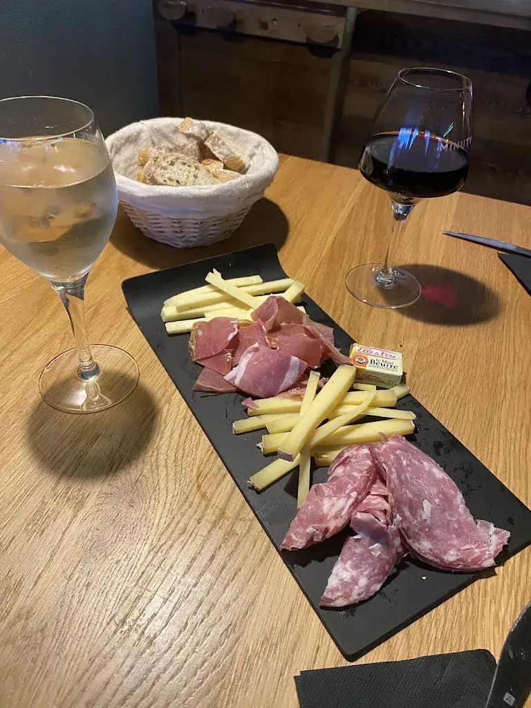 Crystal Choi_L'Atelier_Huez_review