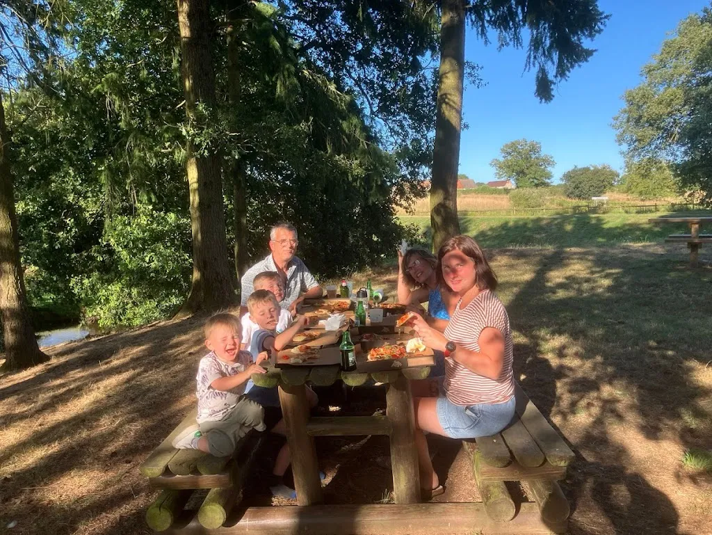 Martin Kathy Missen_Pizza Familly Boussac_Boussac_review