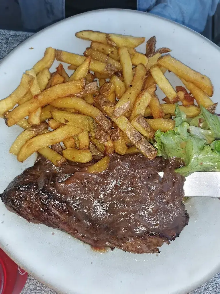 Delphine Pommier_Auberge De La Feuillade_Faux-la-Montagne_review