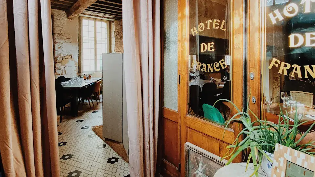 Le Caffe Cuisine Restaurant in Branne