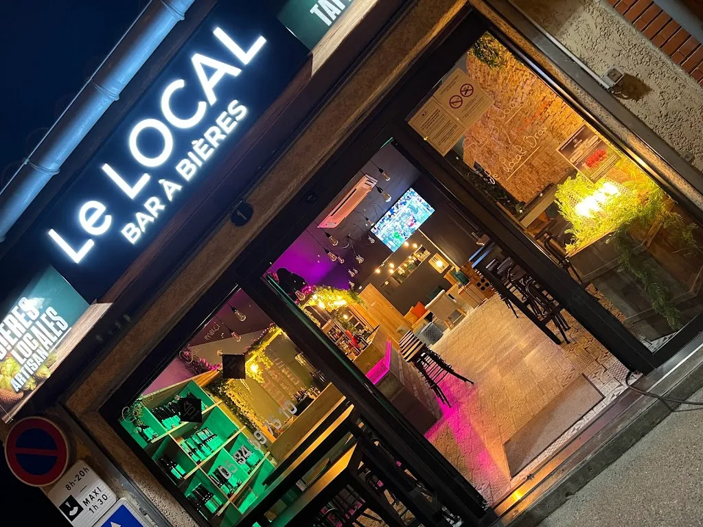 Le Local restaurant in Brax